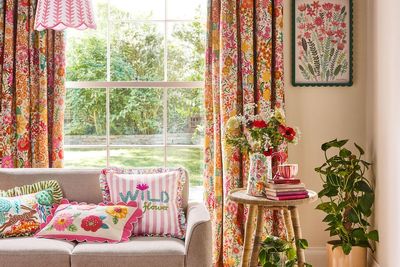 8 ways to weave summer blooms into your space