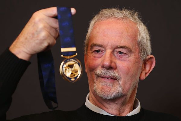 Robert Walls: Aussie Rules legend dies using voluntary assisted dying laws