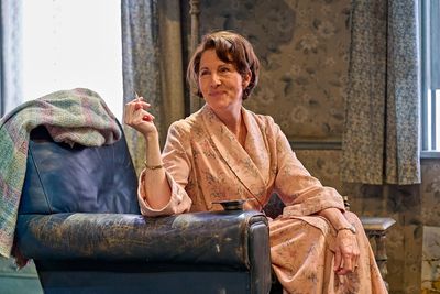 The Deep Blue Sea at Theatre Royal Haymarket review: Tamsin Greig is shatteringly good