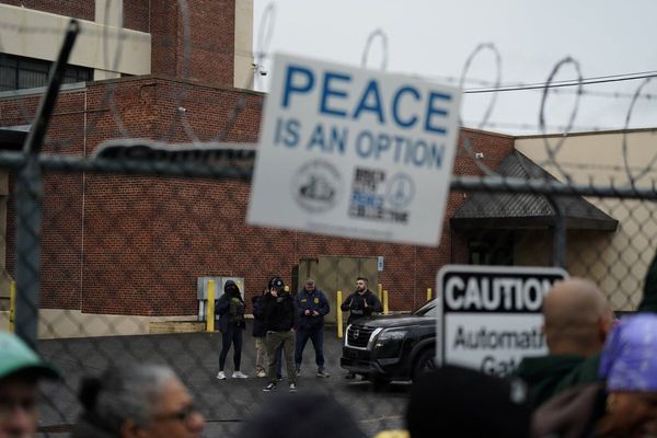 LA couple drove on the wrong side of the road in order to ‘cause a collision’ with ICE agents who were conducting searches in the area