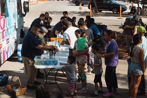 Trump administration threatens groups that distributed federal aid for migrants