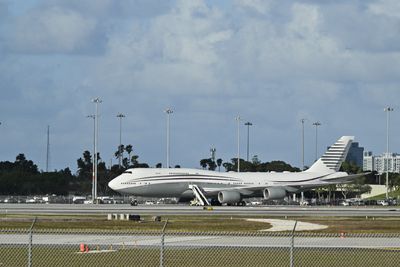 Can President Trump legally accept a $400m plane for free?