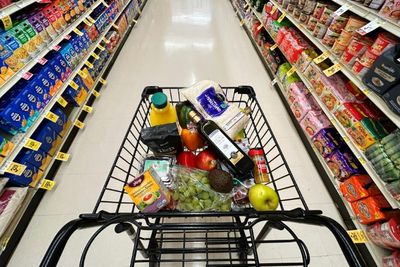 US Retail Sales Little Changed, Signs Of Pullback After Pre-tariff Rush