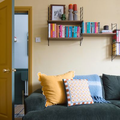 Should you paint your walls as soon as you move in? Design experts say this is how long you should wait to avoid making a mistake