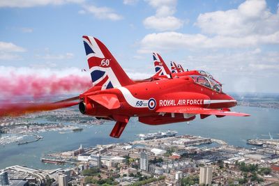 Solar farm glare could cause Red Arrows jets to crash, Conservative MP claims