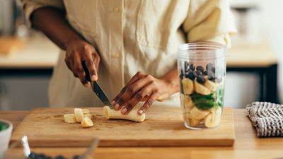 Want to lose weight without exercise? These 11 lifestyle tips can help, as revealed by the experts