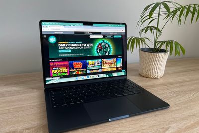 Buzz Casino welcome offer: Bet £10 get 200 free spins on Big Bass Slots