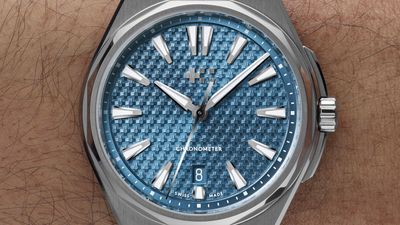 New Christopher Ward The Twelve offers a sleek dial and a titanium case