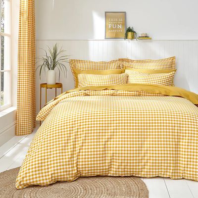 'I'm tempted to buy another one' – this gingham bedding set from Dunelm is so good that shoppers are buying it twice, and it's only £30
