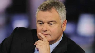 GB News Viewers Fume as Eamonn Holmes 'Eats On Air' During Migrant Crisis Segment