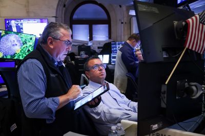 Stocks close mixed Thursday as tariffs continue to weigh on sentiment