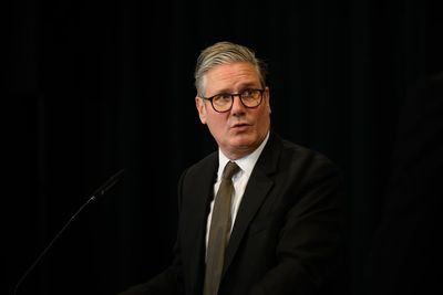 Starmer and European leaders in talks to ramp up pressure on Putin at summit