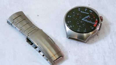 The Huawei Watch 5 looks so good, I almost don't care that it struggles to run any third-party apps