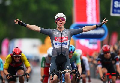 Giro d'Italia: Kaden Groves wins chaotic stage 6 following race neutralisation