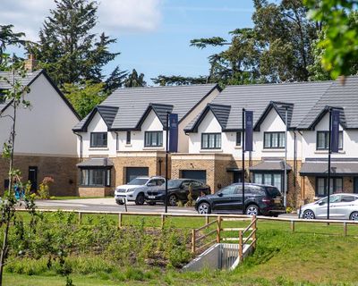 Poor building standards add £1,000 to energy bills of new homes, analysis finds