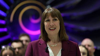 UK becomes fastest-growing G7 economy after strong first quarter