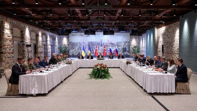 Russia and Ukraine hold first peace talks since 2022