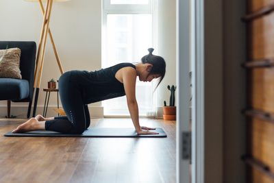 This is the five-minute routine that finally got rid of the constant pain in a Pilates instructor’s arm