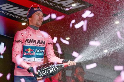 'I was a bit sleepy' – Poor positioning sees Primož Roglič lose first Giro d'Italia summit finish but reclaim pink jersey