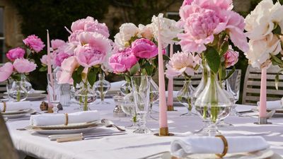9 peony arranging ideas – how to style everyone's favorite early summer flowers