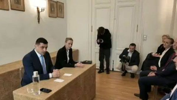 Romanian far-right candidate accuses Macron of election interference