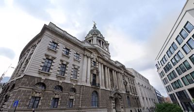 Old Bailey flat to be split in two after manager left with nowhere to stay