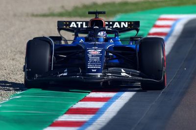 “Tricky” new Pirelli C6 tyre doesn’t last a lap of Imola F1 track