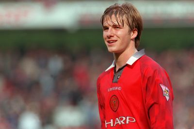 ‘It suited him better to play wide, to allow him to do his creative stuff. I don’t think he initially wanted to play there by choice, but his delivery was deadly’: David Beckham’s early Manchester United days recalled by former team-mate