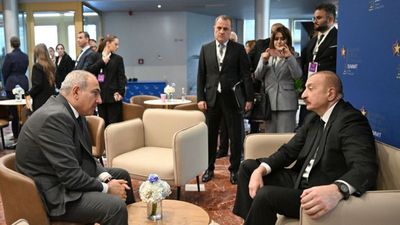Armenia and Azerbaijan’s leaders meet briefly in Tirana as peace agreement momentum continues