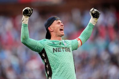 Dean Henderson shrugs off controversy to dedicate FA Cup win to late father