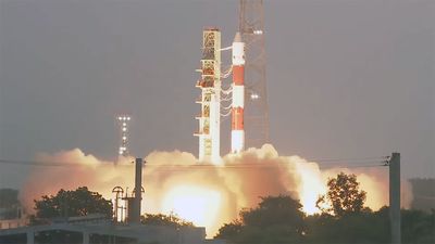 Indian rocket launch fails, Earth-observation satellite lost (video)