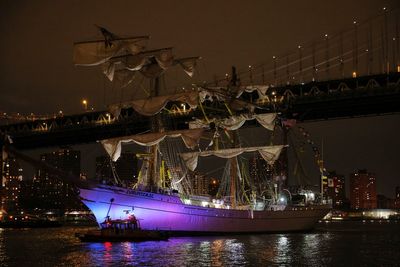AP PHOTOS: Mexican tall ship strikes Brooklyn Bridge, snapping masts and killing 2 crew members
