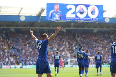 Jamie Vardy provides fitting farewell to Leicester with 200th goal for the club