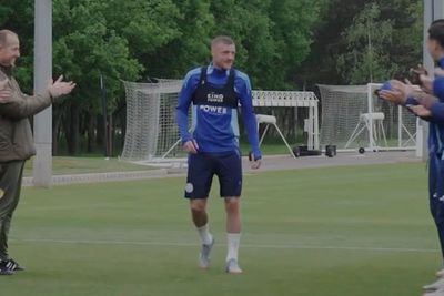 Leicester give Jamie Vardy emotional send-off as he trains for final time as Fox