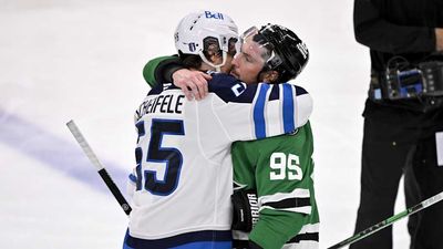 Stars Fans Had Heartfelt Gesture for Jets' Mark Scheifele After Death of His Father