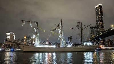 Here’s why the Mexican Navy ship crashed into the Brooklyn Bridge