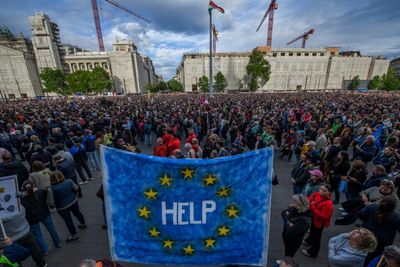 Hungarians Protest 'Authoritarian' Bill Against NGOs, Media