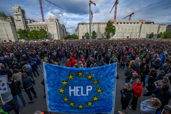 Hungarians Protest 'Authoritarian' Bill Against NGOs, Media