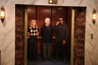 "SNL" imagines Myers, Ye reunion