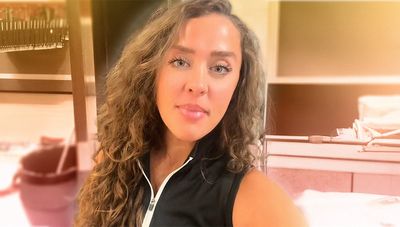 ‘Her husband has 100% made a comment about how cute you look’: Mom tells teacher she’s dressed too inappropriately to be around ‘young boys.’ Then she shows viewers what she’s wearing