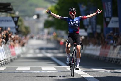 Itzulia Women: Demi Vollering wins stage 3 and claims overall race victory