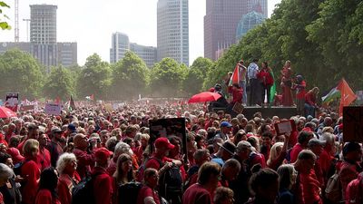 Tens of thousands protest in The Hague to demand Dutch government action on Gaza war