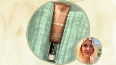 If you try one product this week, make it an incredibly hydrating gradual facial tanner
