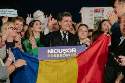 Romania election: Pro-EU mayor beats Trump-inspired nationalist in presidential poll shock