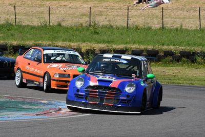 From 500bhp Mini-Honda to Longhurst-liveried BMW 325 - Pembrey BARC highlights