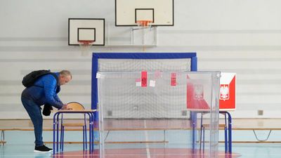 Polish presidential election: Trzaskowski and Nawrocki advance to second round