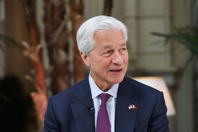 Jamie Dimon says he's not against remote workers, but they 'will not tell JPMorgan what to do'