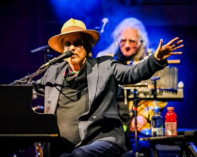 Daryl Hall review – despite strained vocals, this 80s pop legend isn’t totally out of touch