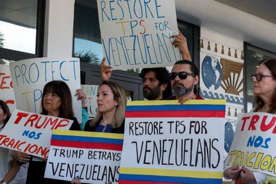 Trump can strip humanitarian protections for more than 350,000 Venezuelans, Supreme Court says