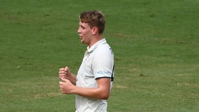 Green guides Gloucestershire to rare red ball victory